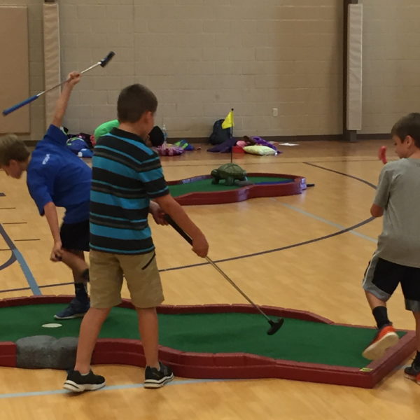 summer camps - mini golf course activity for rent