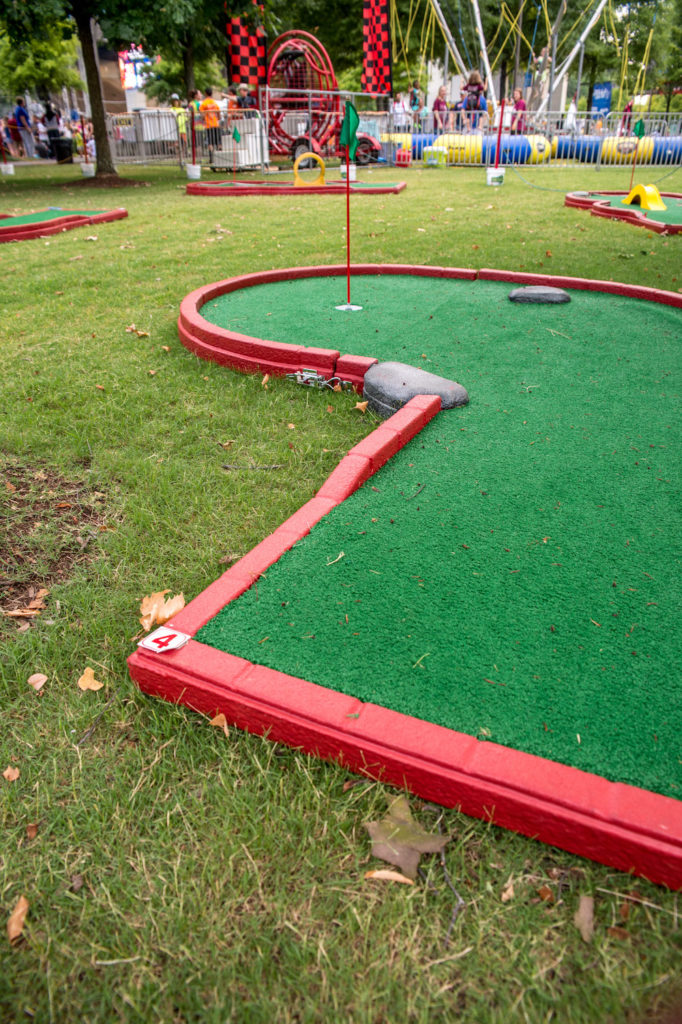 Portable Mini Golf Courses - Holes To Go